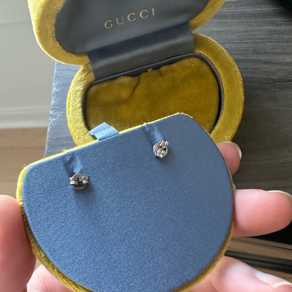 Gucci Interlocking G stud earring in silver - Picture 2 of 5